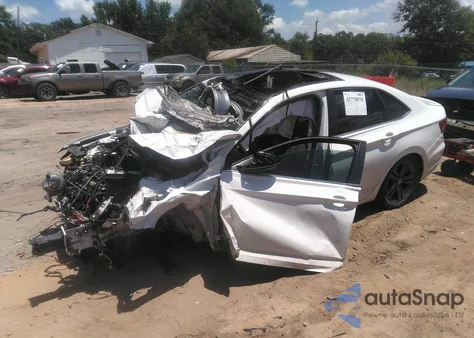 2019 Volkswagen Jetta 1.4T R-Line/1.4T S/1.4T Se z USA, uszkodzony, nr VIN 3VWCB7BU2KM244097